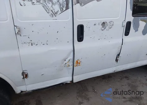 2003 Chevrolet Express из США, поврежденный, VIN 1GCHG35U131194354